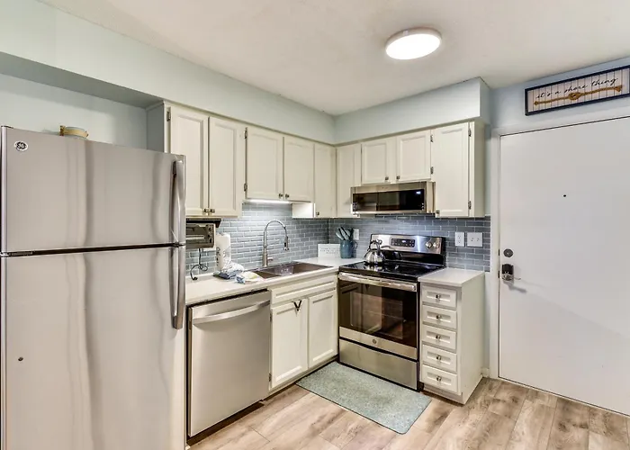 Hilton Head Condo About Half Mi To Folly Field Beach!